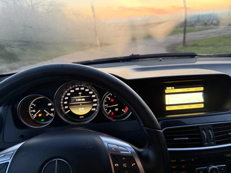 Mercedes-Benz C 220, снимка 9 - Автомобили и джипове - 52797906