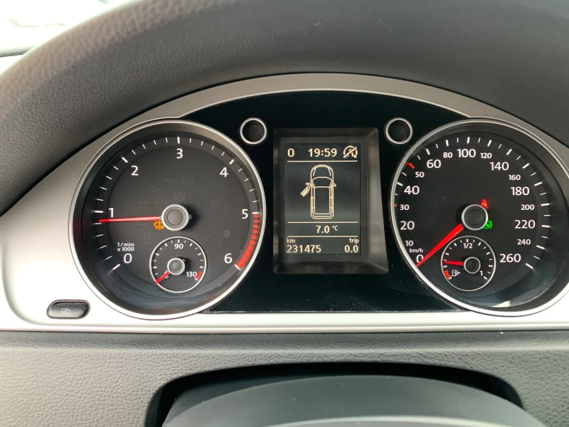 VW Passat 2.0 TDI AVTOMAT NAVI, снимка 12 - Автомобили и джипове - 52883217