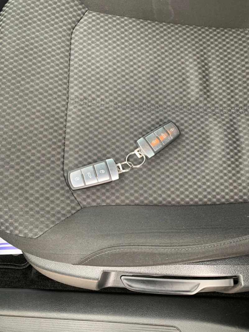 VW Passat 2.0 TDI AVTOMAT NAVI, снимка 17 - Автомобили и джипове - 52883217