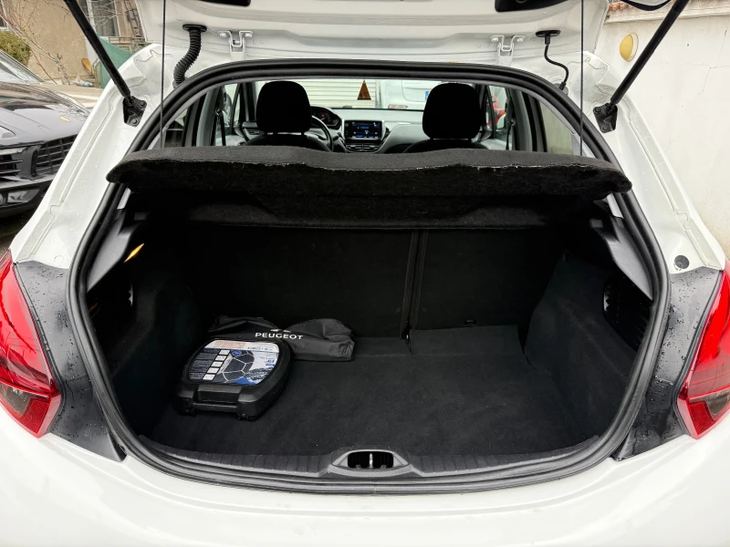 Peugeot 208 1.6HDI FACELIFT, снимка 16 - Автомобили и джипове - 53250443