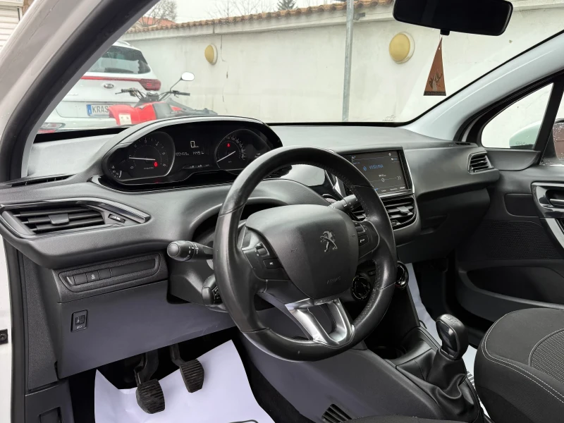 Peugeot 208 1.6HDI FACELIFT, снимка 8 - Автомобили и джипове - 53250443