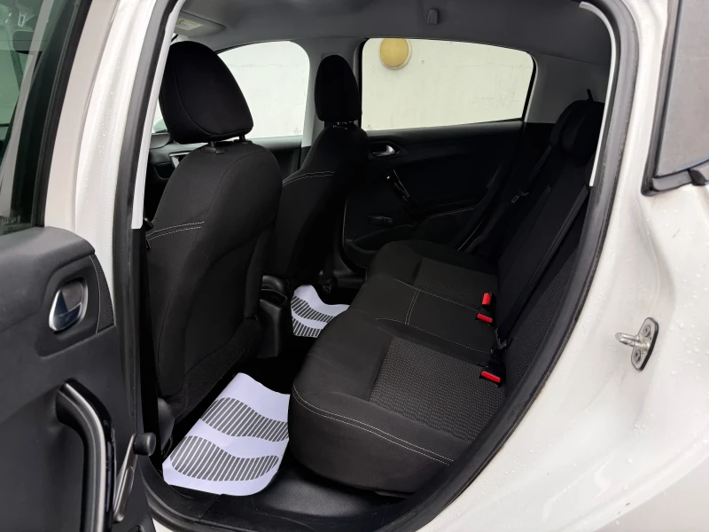 Peugeot 208 1.6HDI FACELIFT, снимка 15 - Автомобили и джипове - 53250443