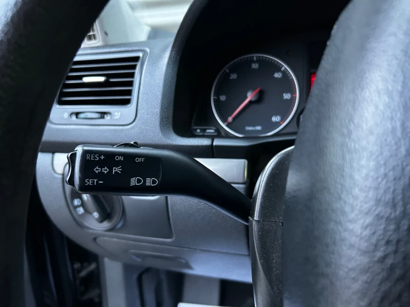VW Golf 1.9TDI 105kс., снимка 13 - Автомобили и джипове - 53528556