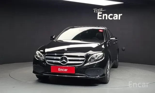 Mercedes-Benz E 300 ОБДУХВАНЕ / ЦЯЛ ДИСПЛЕЙ / 360 / HEAD-UP / ЛИЗИНГ, снимка 3 - Автомобили и джипове - 54893244