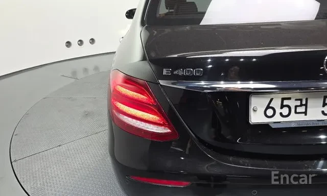 Mercedes-Benz E 300 ОБДУХВАНЕ / ЦЯЛ ДИСПЛЕЙ / 360 / HEAD-UP / ЛИЗИНГ, снимка 17 - Автомобили и джипове - 54893244