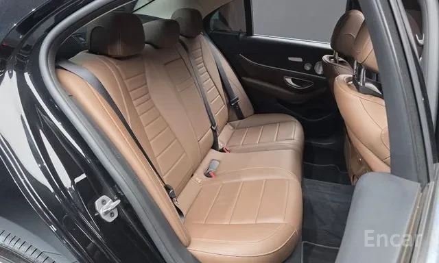 Mercedes-Benz E 300 ОБДУХВАНЕ / ЦЯЛ ДИСПЛЕЙ / 360 / HEAD-UP / ЛИЗИНГ, снимка 9 - Автомобили и джипове - 54893244