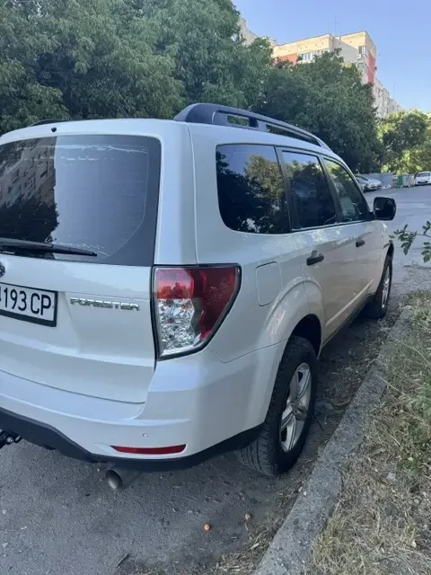 Subaru Forester 2.0, снимка 6 - Автомобили и джипове - 55737714