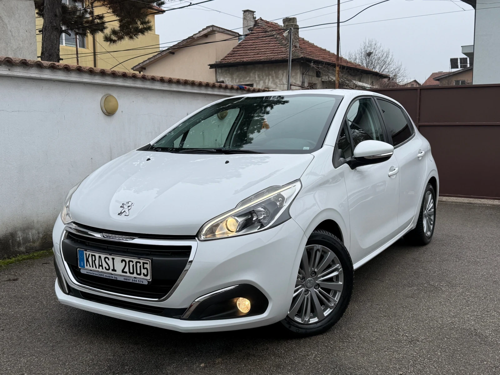 Peugeot 208 1.6HDI FACELIFT, снимка 1