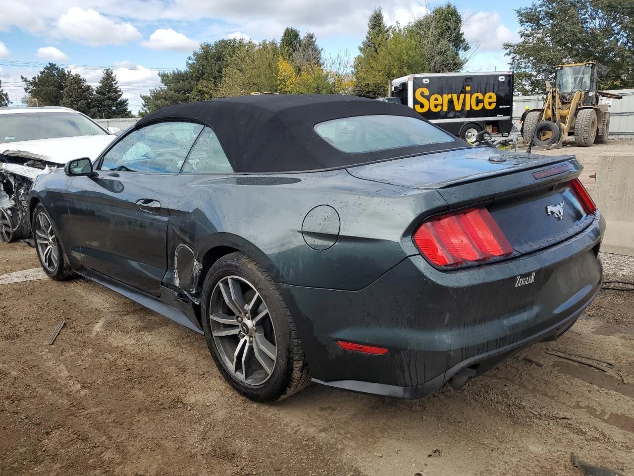 Ford Mustang EcoBoost Premium - изображение 2