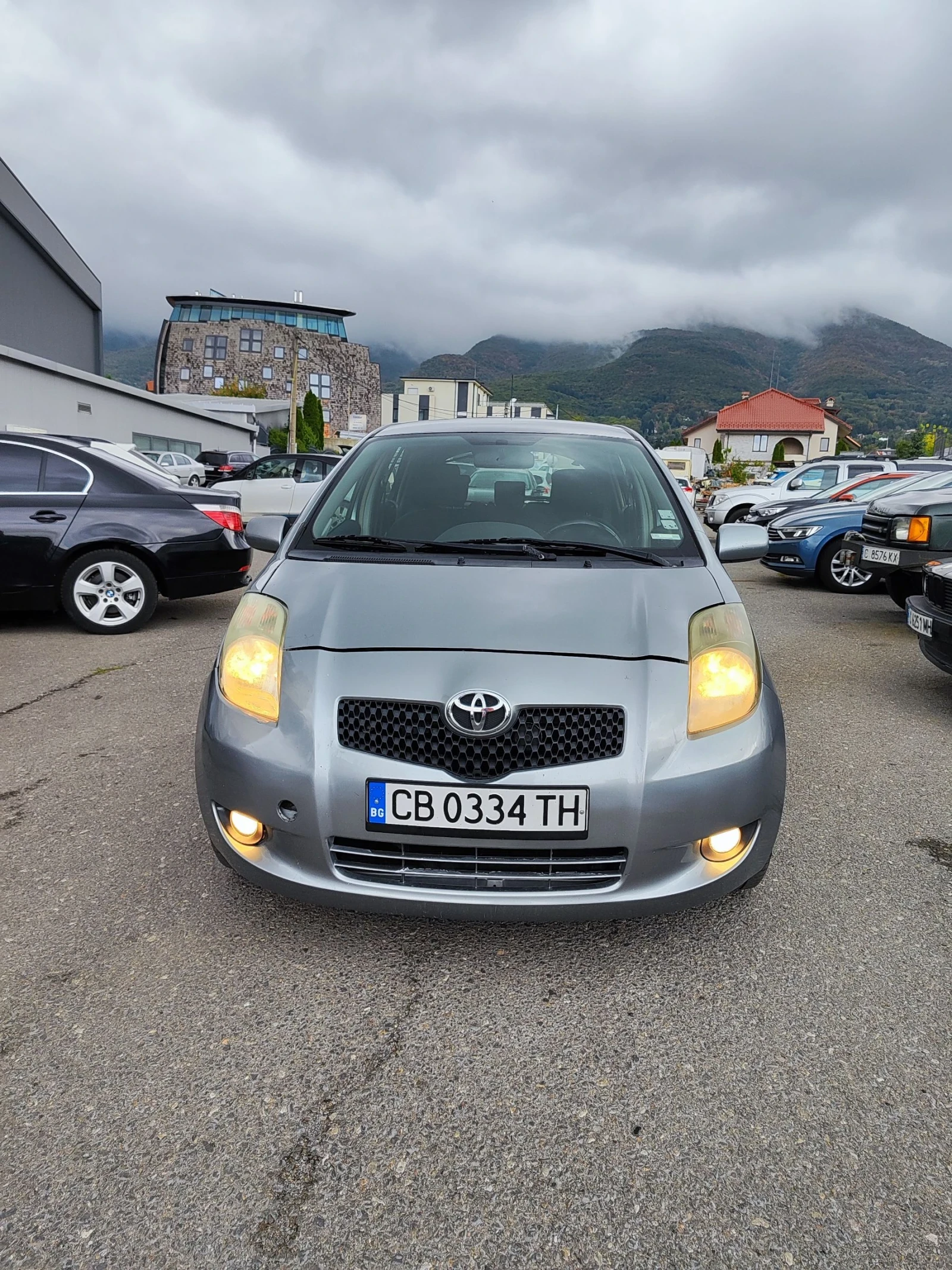 Toyota Yaris 1.0   - изображение 3