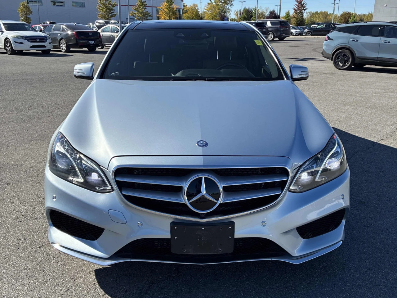 Mercedes-Benz E 500 * АВТО КРЕДИТ* ЦЕНА ДО БГ * СЕРВИЗНА ИСТОРИЯ *  - изображение 2