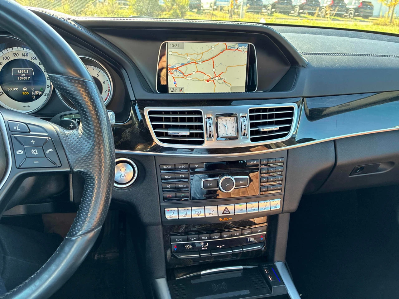 Mercedes-Benz E 500 * АВТО КРЕДИТ* ЦЕНА ДО БГ * СЕРВИЗНА ИСТОРИЯ *  - изображение 10