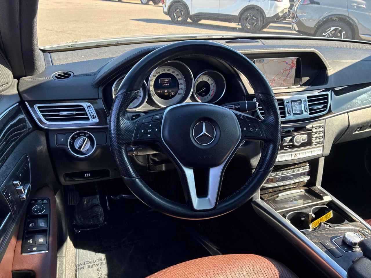 Mercedes-Benz E 500 * АВТО КРЕДИТ* ЦЕНА ДО БГ * СЕРВИЗНА ИСТОРИЯ *  - изображение 9