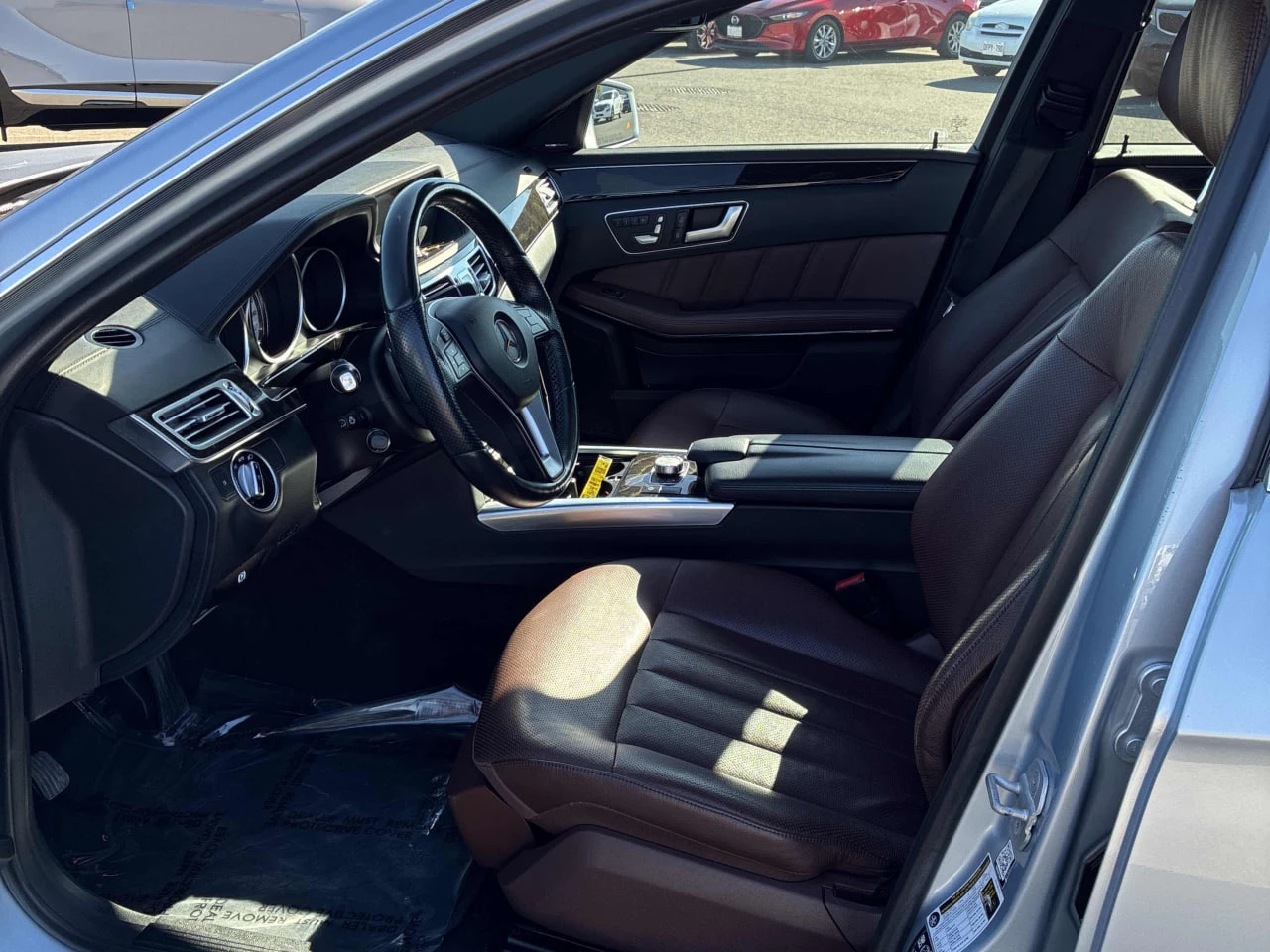 Mercedes-Benz E 500 * АВТО КРЕДИТ* ЦЕНА ДО БГ * СЕРВИЗНА ИСТОРИЯ *  - изображение 7