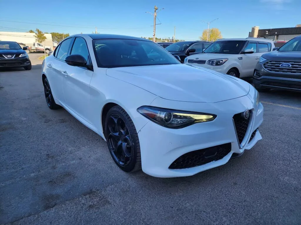 Alfa Romeo Giulia Ti AWD* ПАНОРАМА* ПАМЕТ* ПОДГРЕВ - изображение 2
