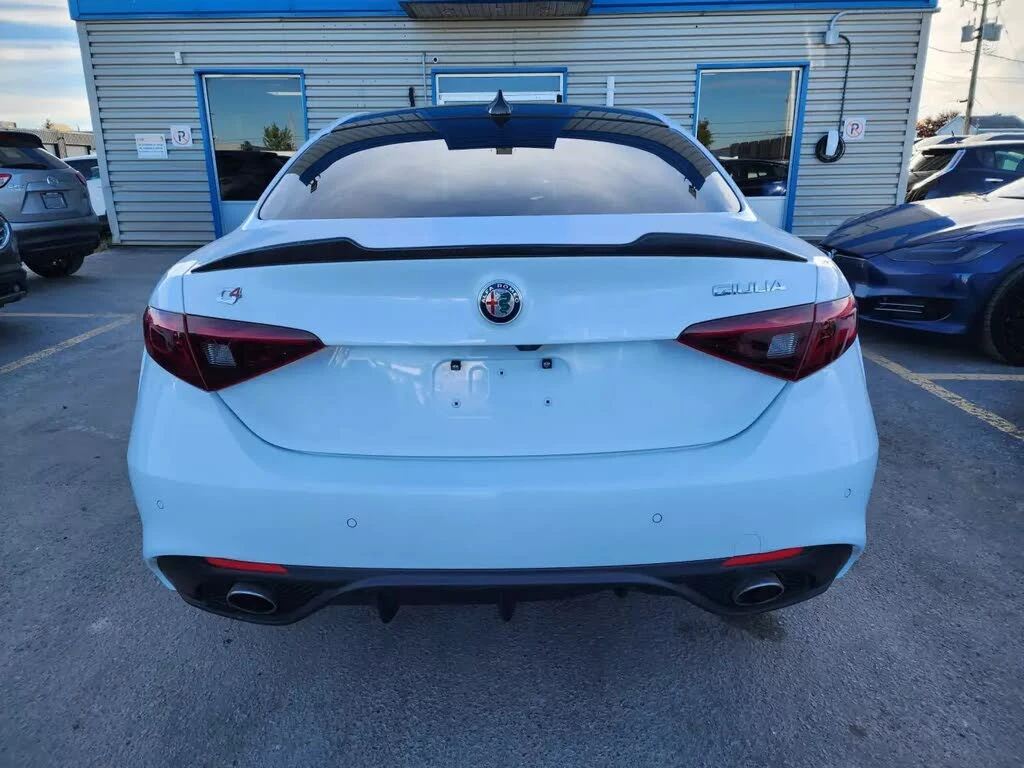 Alfa Romeo Giulia Ti AWD* ПАНОРАМА* ПАМЕТ* ПОДГРЕВ - изображение 6