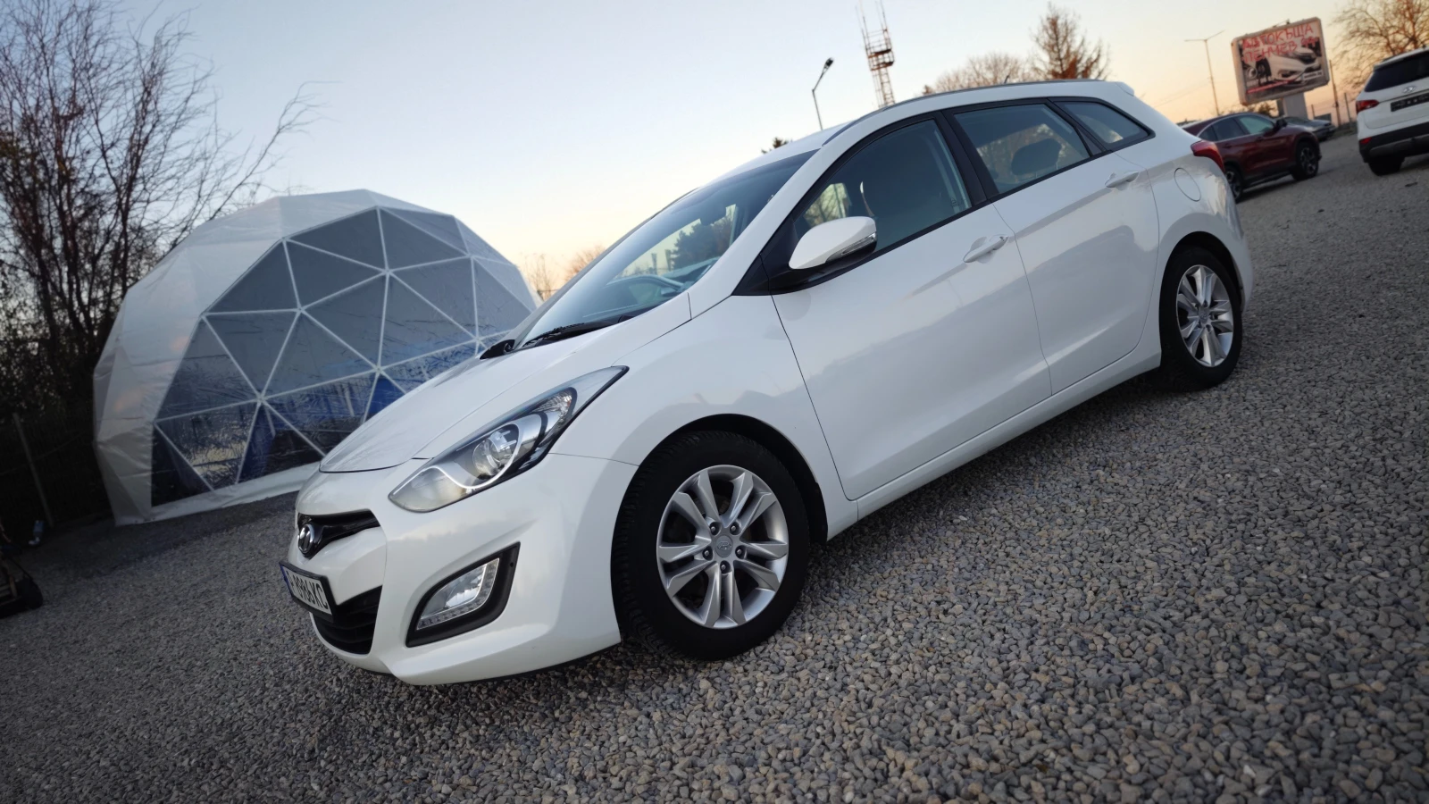 Hyundai I30 ГАЗОВ ИНЖЕКЦИОН/ВСИЧКО ПЛАТЕНО/НАПЪЛНО ОБСЛУЖЕН - изображение 3