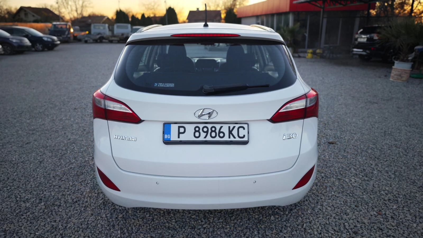 Hyundai I30 ГАЗОВ ИНЖЕКЦИОН/ВСИЧКО ПЛАТЕНО/НАПЪЛНО ОБСЛУЖЕН - изображение 9