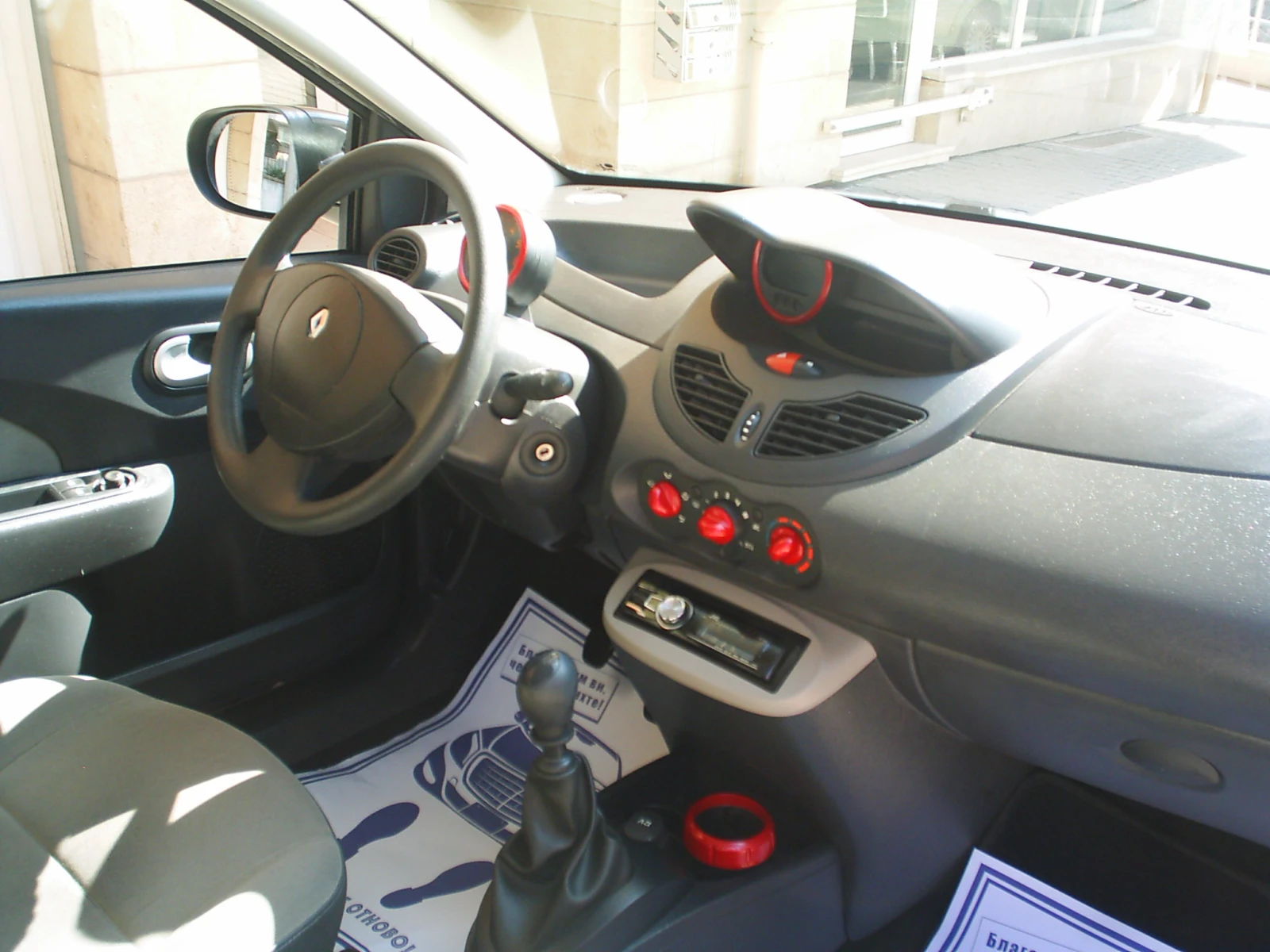 Renault Twingo 1.2 16V 75k.c., снимка 11 - Автомобили и джипове - 53746592