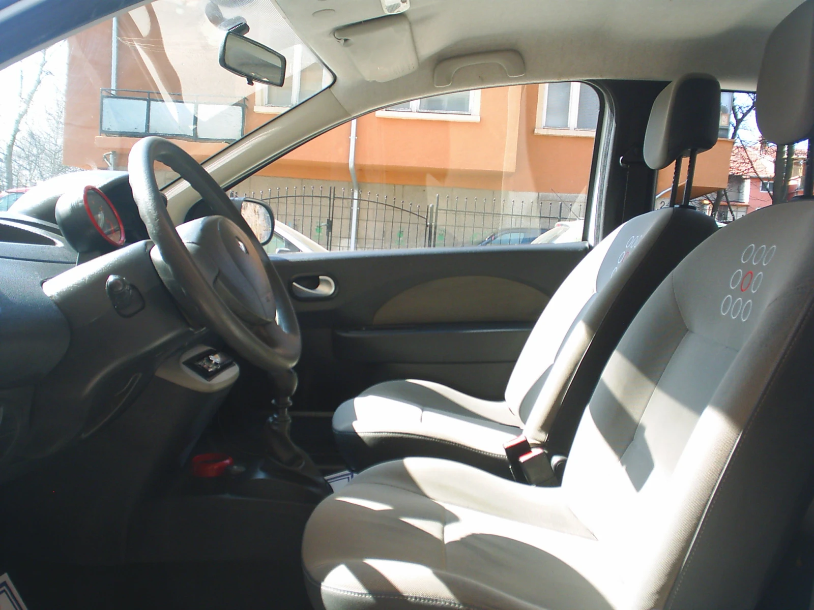 Renault Twingo 1.2 16V 75k.c. - изображение 8