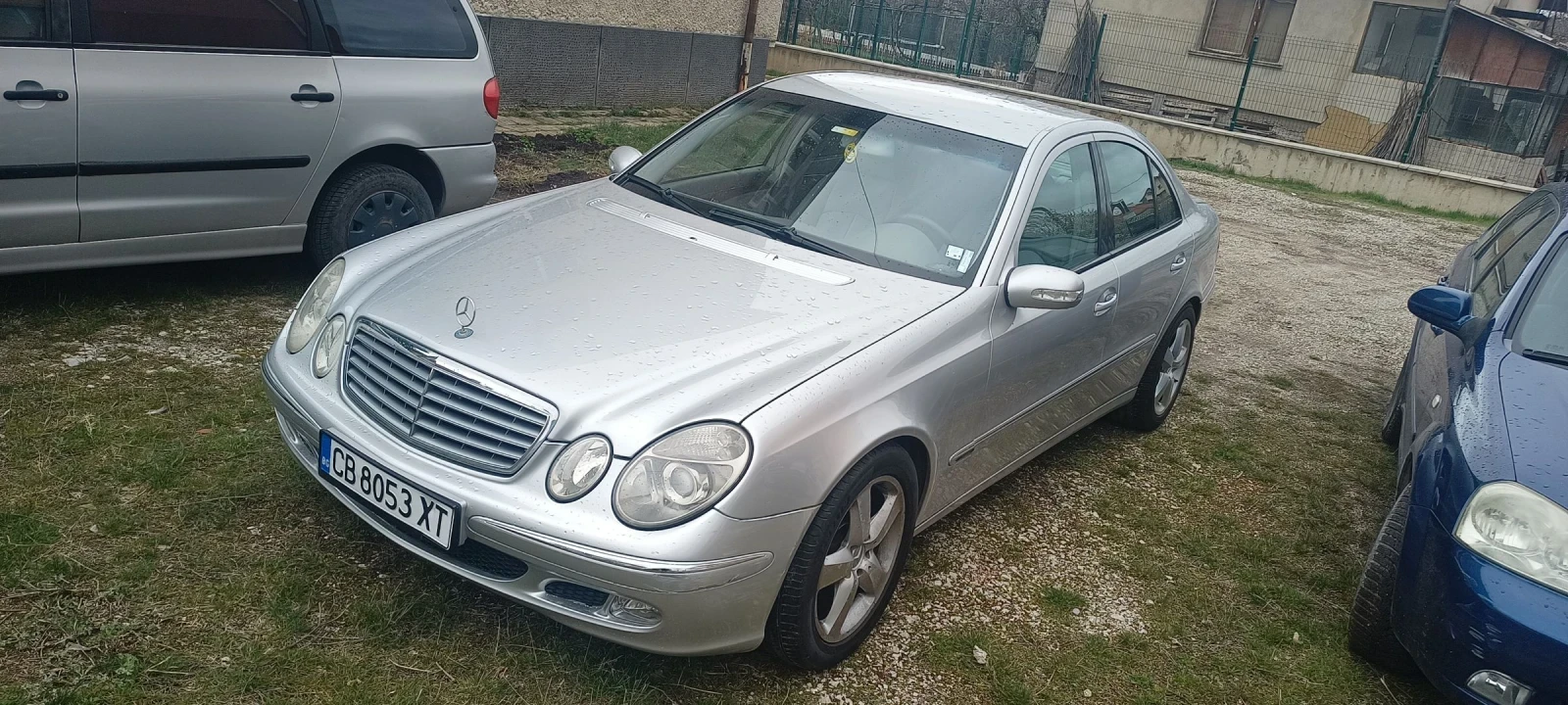 Mercedes-Benz E 220, снимка 2 - Автомобили и джипове - 54093314