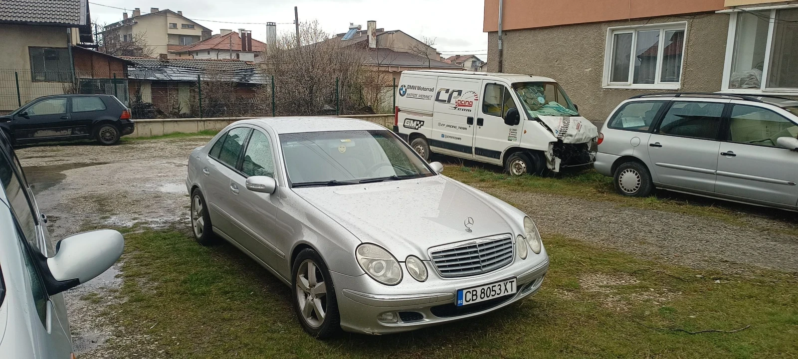 Mercedes-Benz E 220, снимка 7 - Автомобили и джипове - 54093314