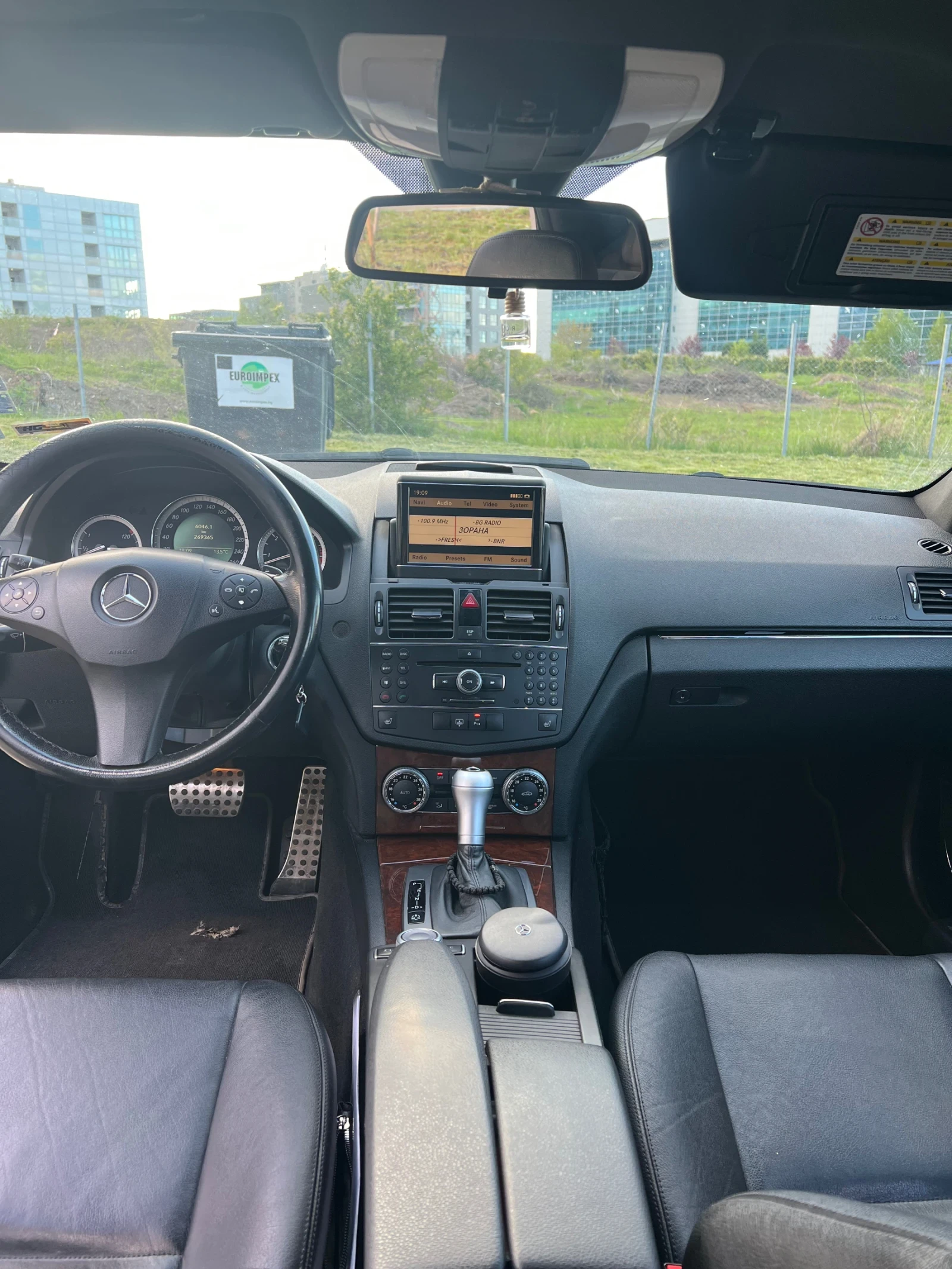 Mercedes-Benz C 320, снимка 13 - Автомобили и джипове - 54401177