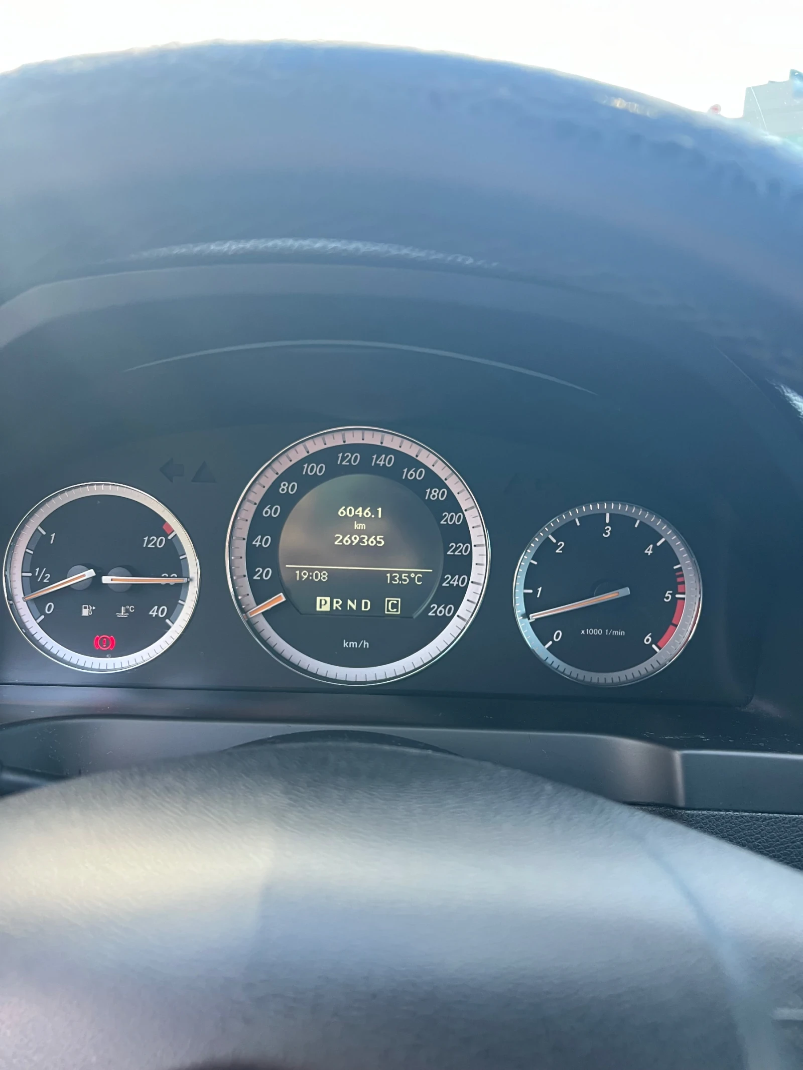 Mercedes-Benz C 320, снимка 10 - Автомобили и джипове - 54401177