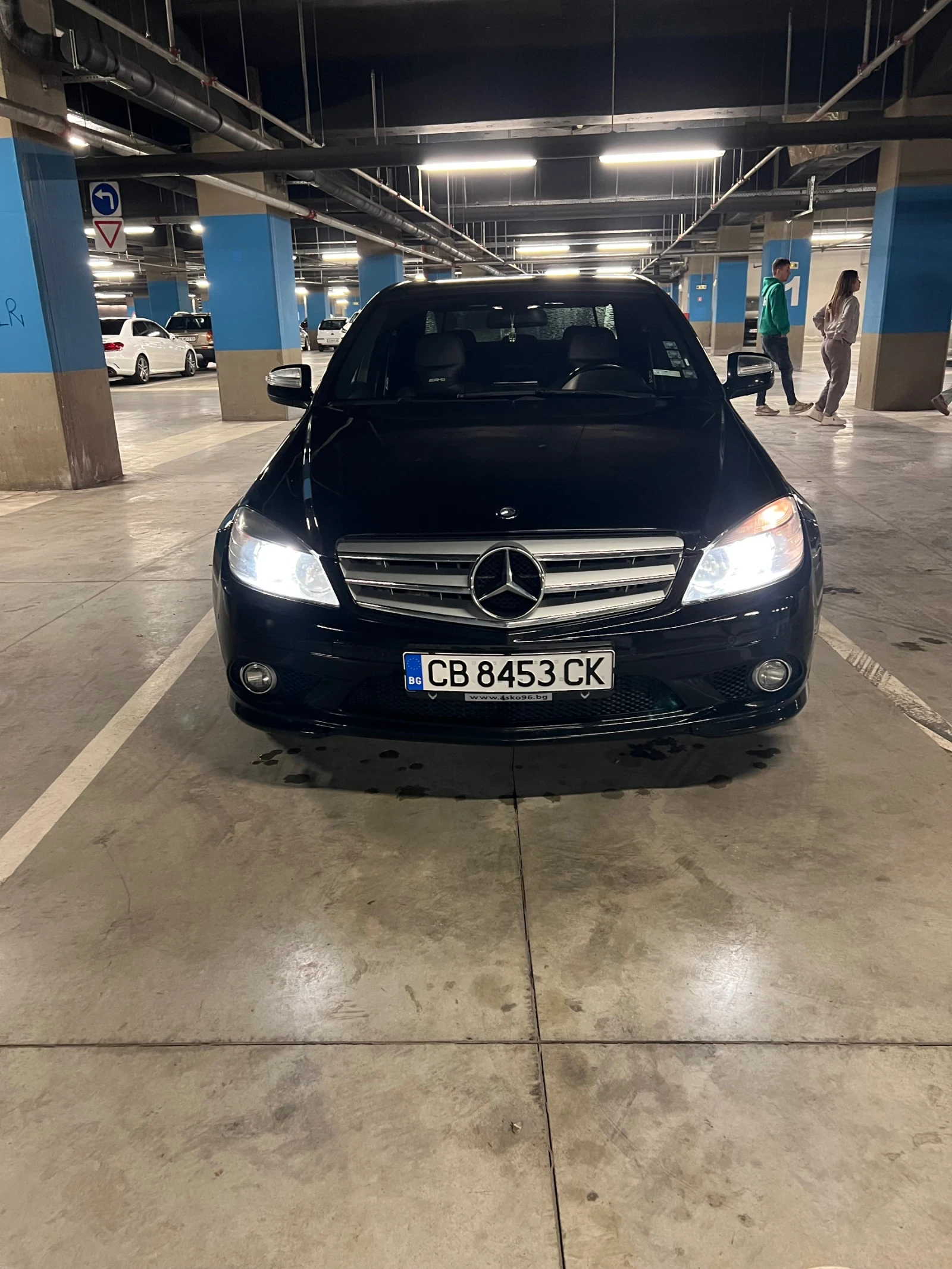 Mercedes-Benz C 320, снимка 9 - Автомобили и джипове - 54401177