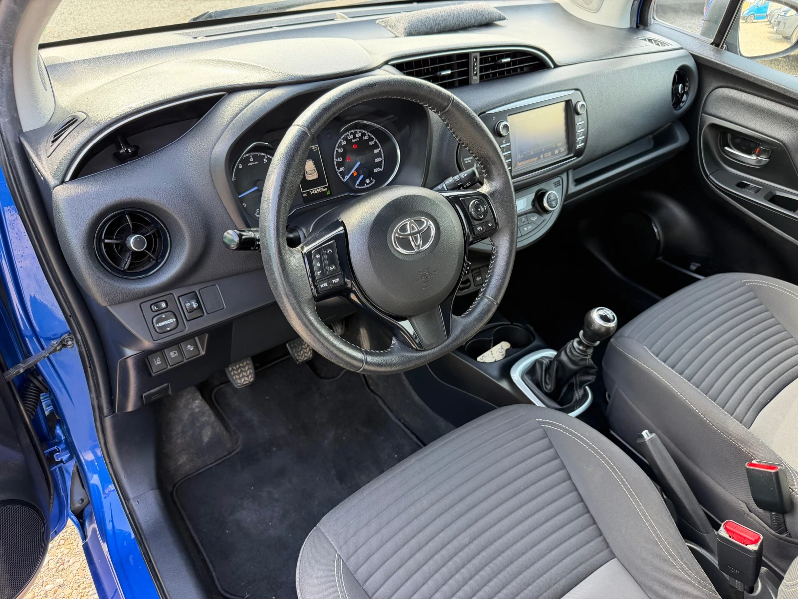Toyota Yaris 1.5i/110hp/NAVI/FaceLift/Evro6/, снимка 9 - Автомобили и джипове - 54699102