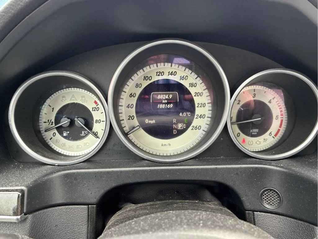 Mercedes-Benz E 250 BlueTEC 4MATIC* CARFAX* HARMAN/KARDON , снимка 13 - Автомобили и джипове - 54969820
