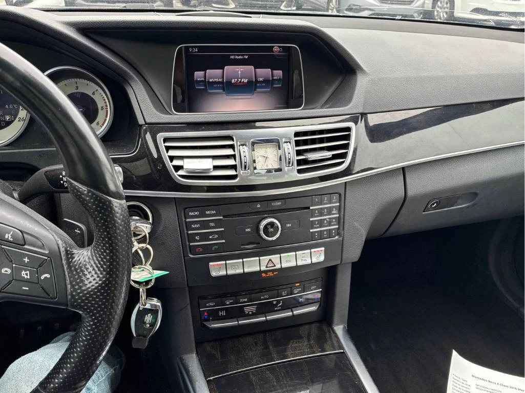 Mercedes-Benz E 250 BlueTEC 4MATIC* CARFAX* HARMAN/KARDON , снимка 11 - Автомобили и джипове - 54969820