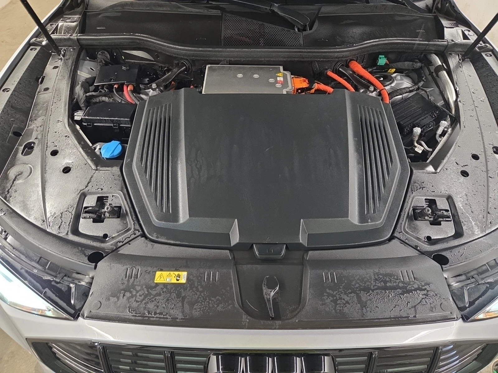 Audi E-Tron Sportback* Technik* B&O* Matrix* 360* HUD* Обдух, снимка 17 - Автомобили и джипове - 55336252