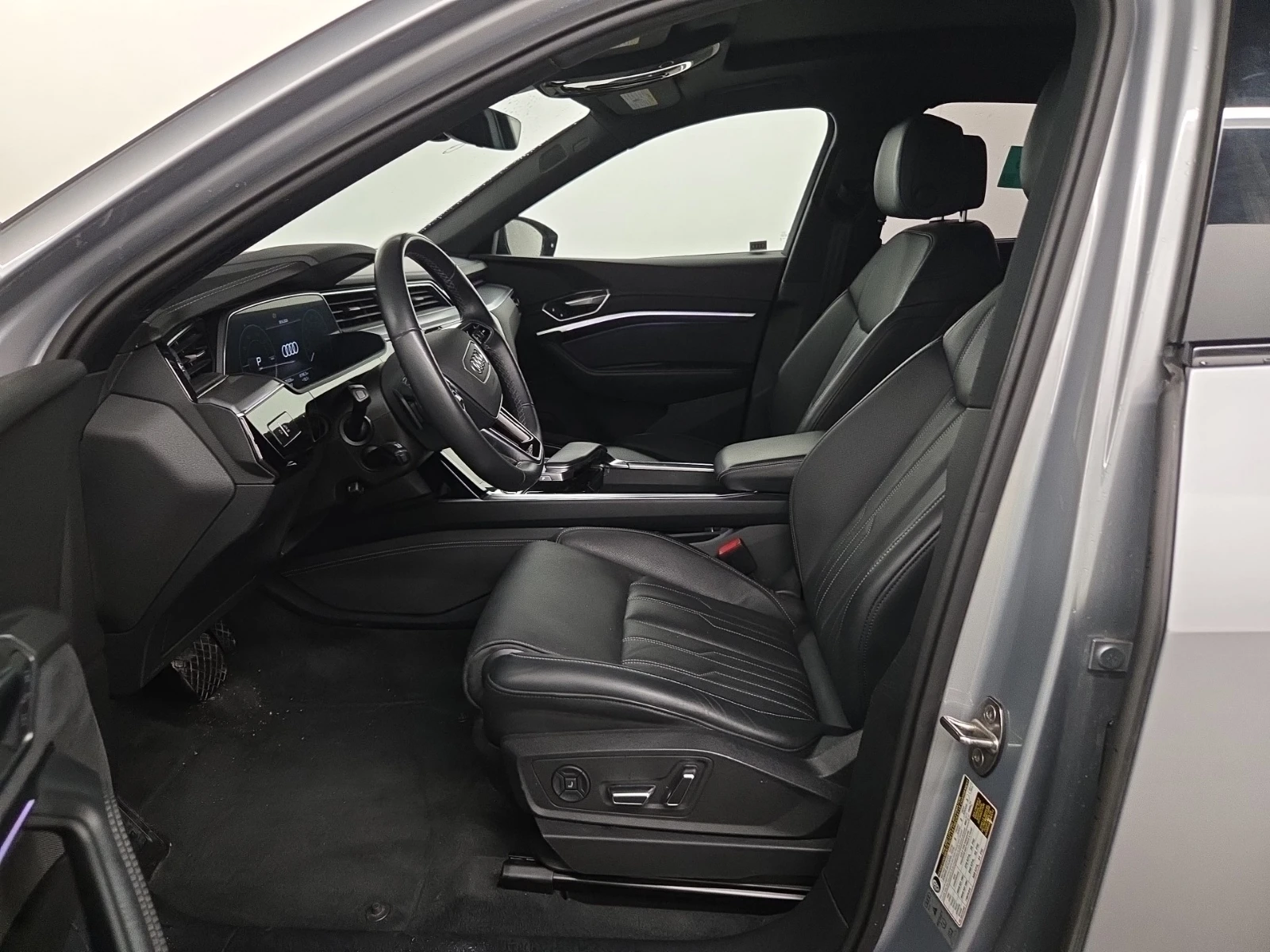 Audi E-Tron Sportback* Technik* B&O* Matrix* 360* HUD* Обдух, снимка 7 - Автомобили и джипове - 55336252