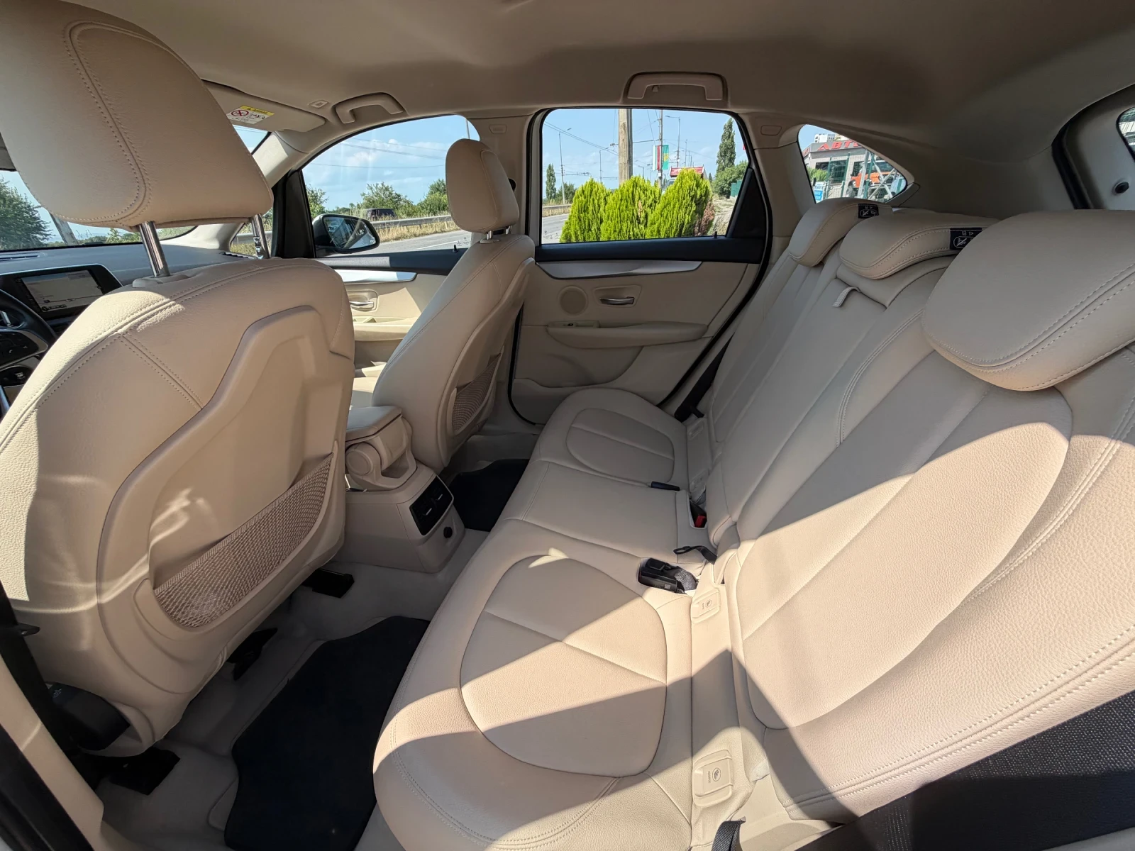BMW 218 d Active Tourer, снимка 12 - Автомобили и джипове - 55445784