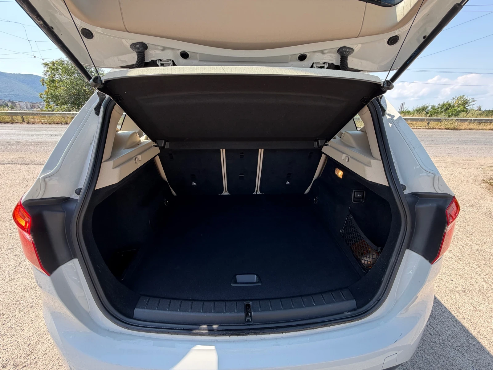 BMW 218 d Active Tourer, снимка 14 - Автомобили и джипове - 55445784