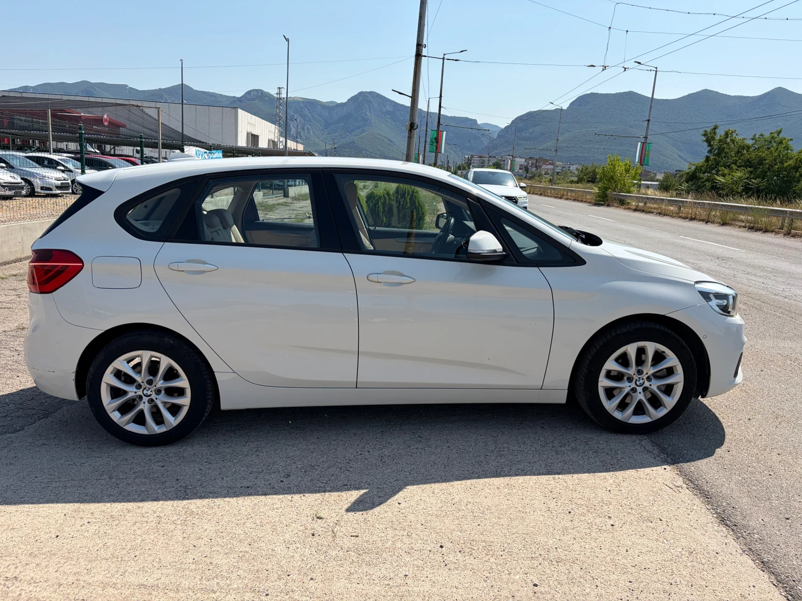 BMW 218 d Active Tourer, снимка 4 - Автомобили и джипове - 55445784