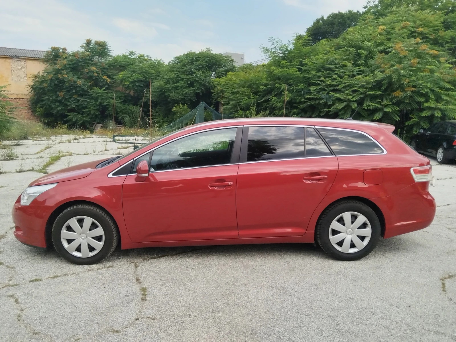 Toyota Avensis 2.0d4d 126кс, 6 скорости, Отлична, Евро 5 , снимка 7 - Автомобили и джипове - 55617447