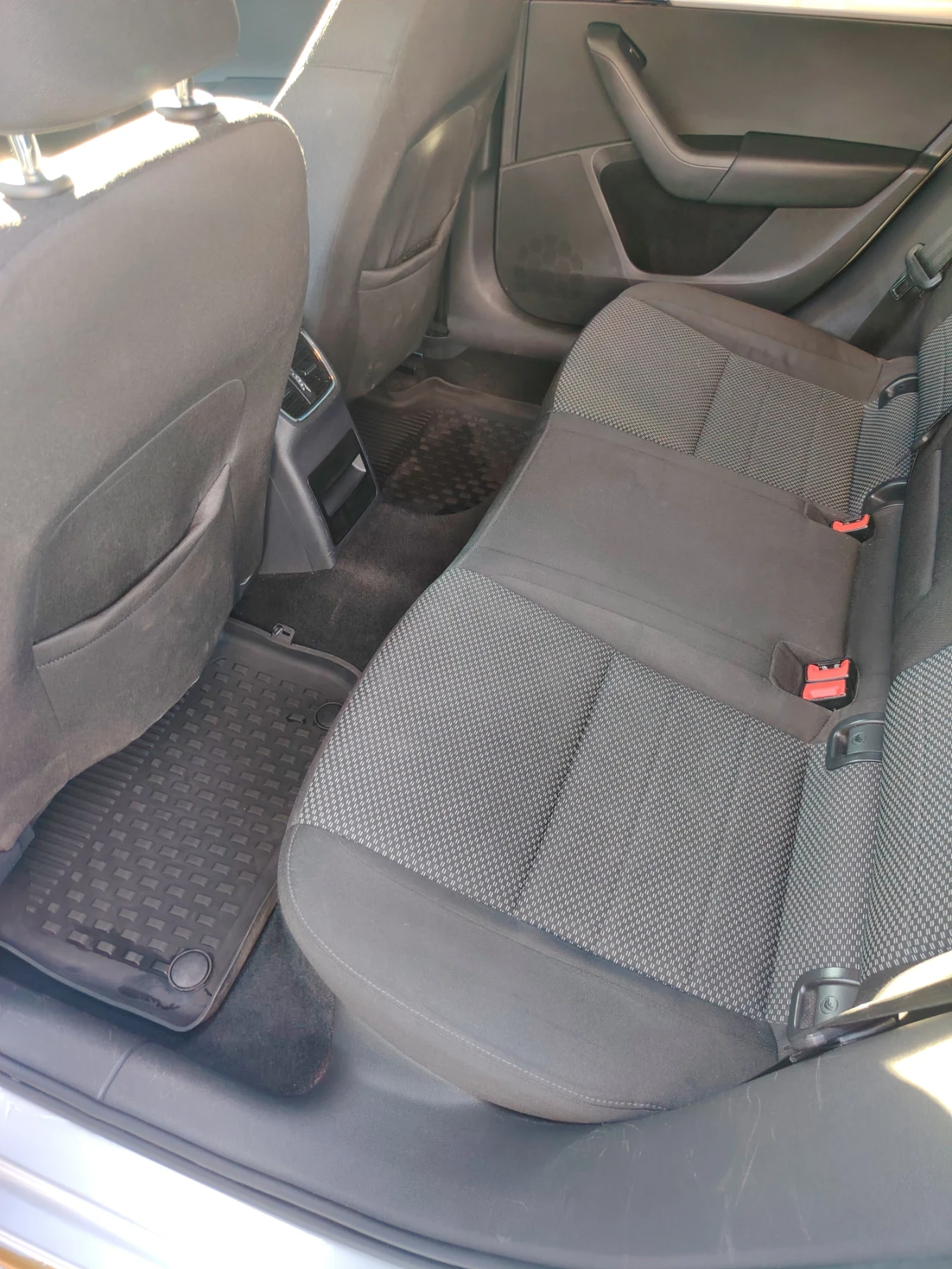 Skoda Octavia 1.6 TDI DSG, снимка 6 - Автомобили и джипове - 55697526