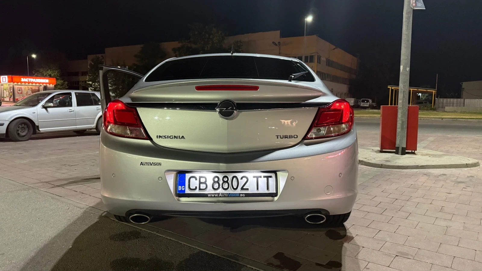 Opel Insignia, снимка 2 - Автомобили и джипове - 55874954