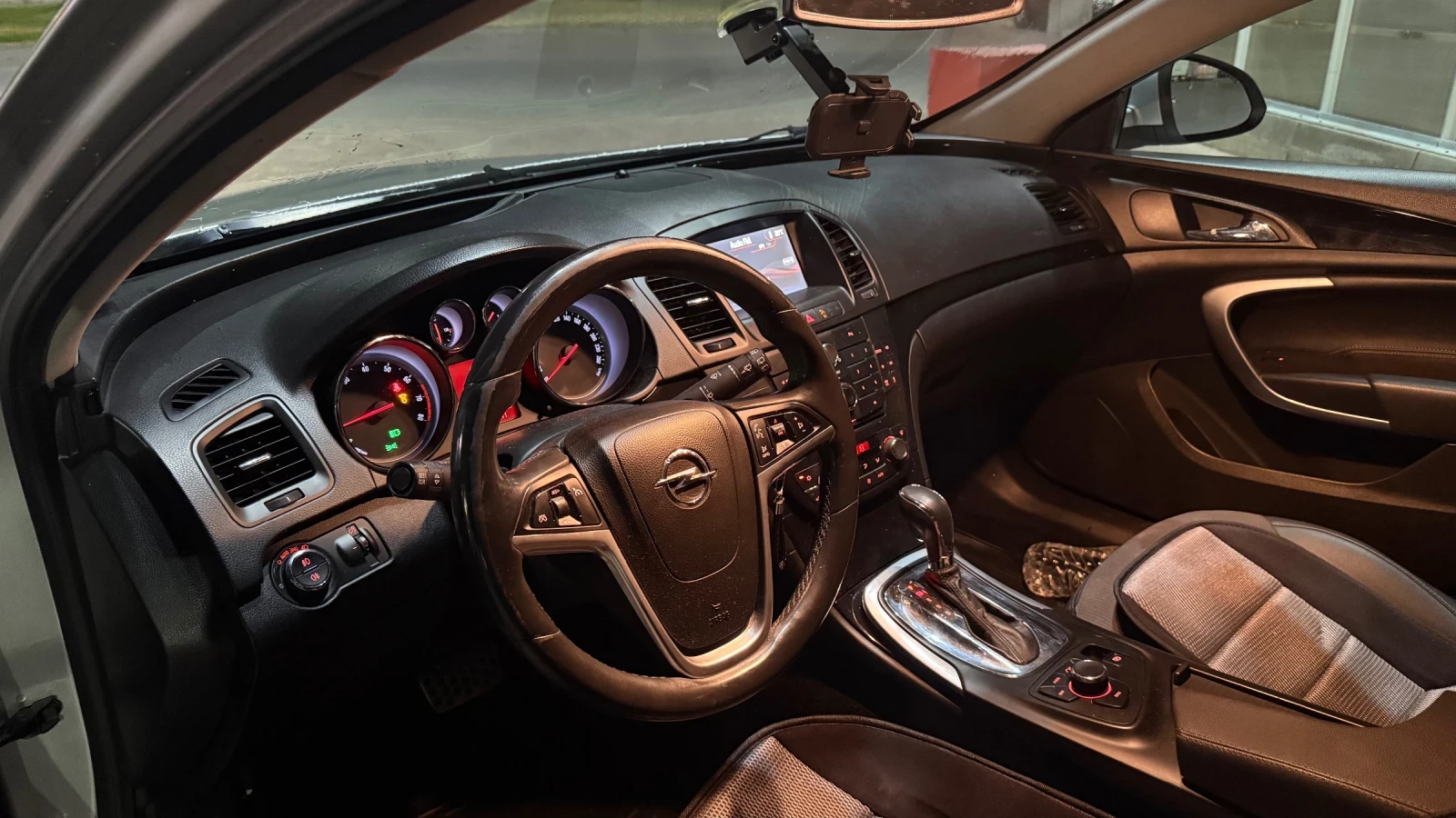 Opel Insignia, снимка 5 - Автомобили и джипове - 55874954