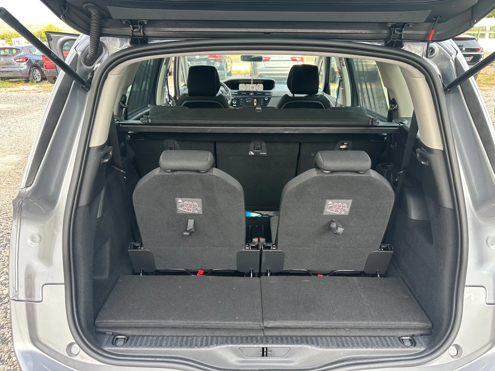 Citroen Grand C4 Picasso 1.6D 120 КС 7 Местен СЕРВИЗНИ ДОКУМЕНТИ, снимка 14 - Автомобили и джипове - 55959670