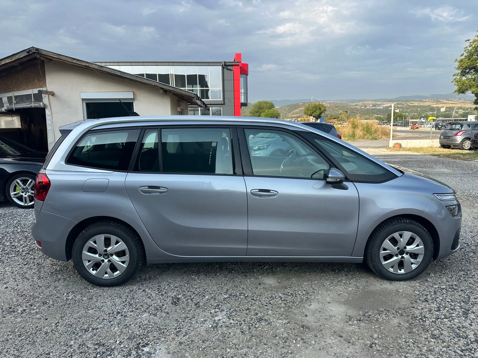 Citroen Grand C4 Picasso 1.6D 120 КС 7 Местен СЕРВИЗНИ ДОКУМЕНТИ, снимка 6 - Автомобили и джипове - 55959670