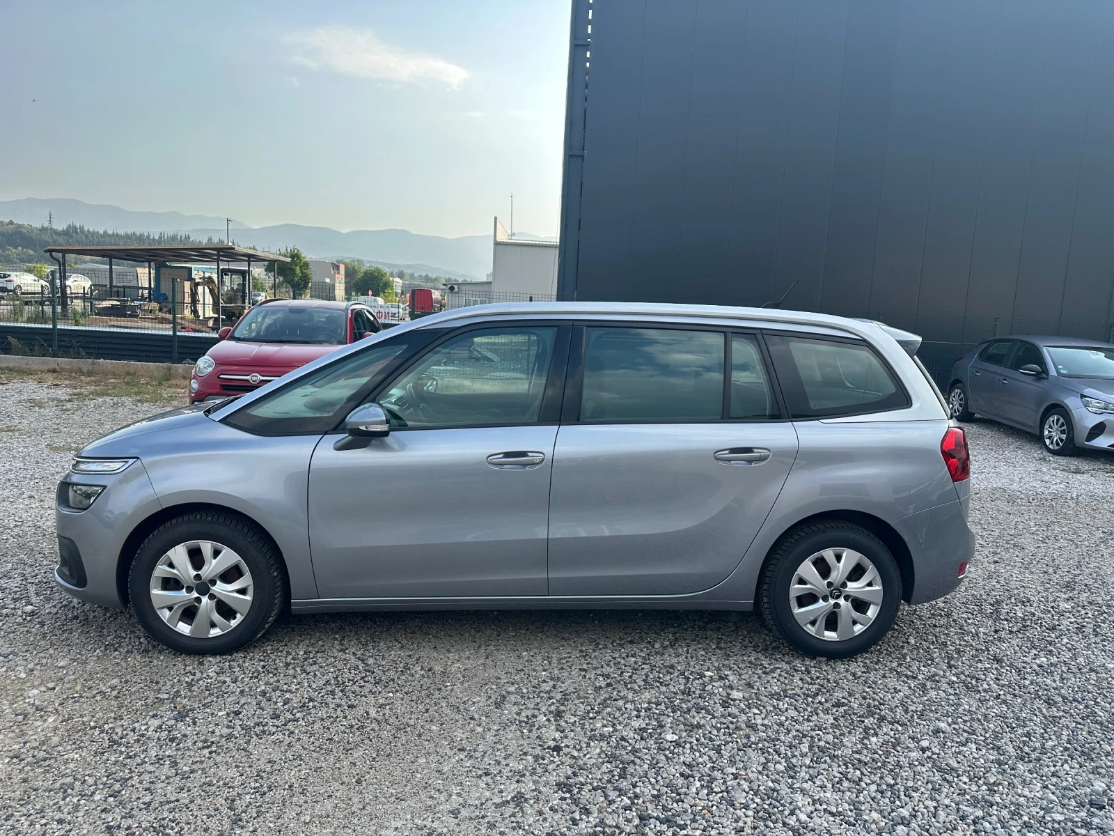 Citroen Grand C4 Picasso 1.6D 120 КС 7 Местен СЕРВИЗНИ ДОКУМЕНТИ, снимка 2 - Автомобили и джипове - 55959670