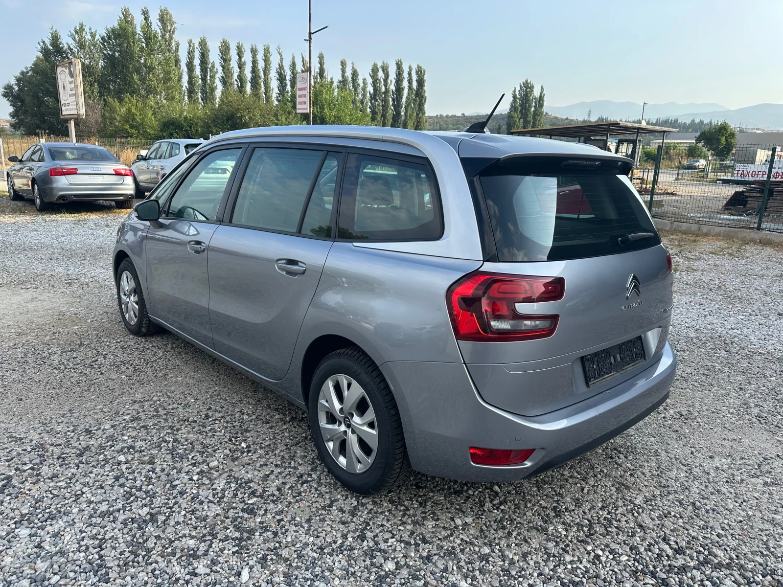 Citroen Grand C4 Picasso 1.6D 120 КС 7 Местен СЕРВИЗНИ ДОКУМЕНТИ, снимка 3 - Автомобили и джипове - 55959670