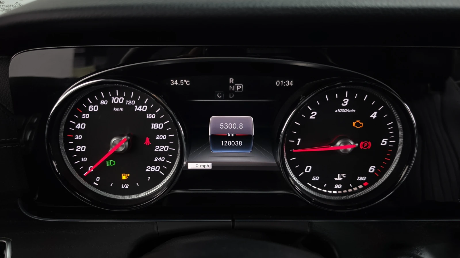 Mercedes-Benz E 220 HUD* BLIND SPOT* ЛЮК* КРАЙНА ЦЕНА, снимка 8 - Автомобили и джипове - 55982783