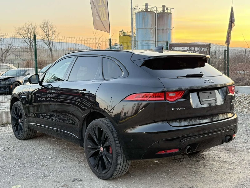 Jaguar F-PACE S-Изпълнение/3.0V6/Панорама/360* Камери/Сер.Истори, снимка 6 - Автомобили и джипове - 51876526