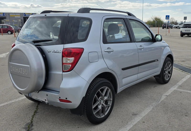 Daihatsu Terios, снимка 3 - Автомобили и джипове - 52538369
