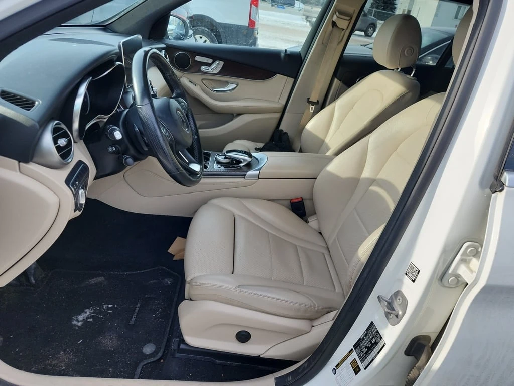 Mercedes-Benz GLC 300 PANO| HEATED SEATS| MEMORY - изображение 5