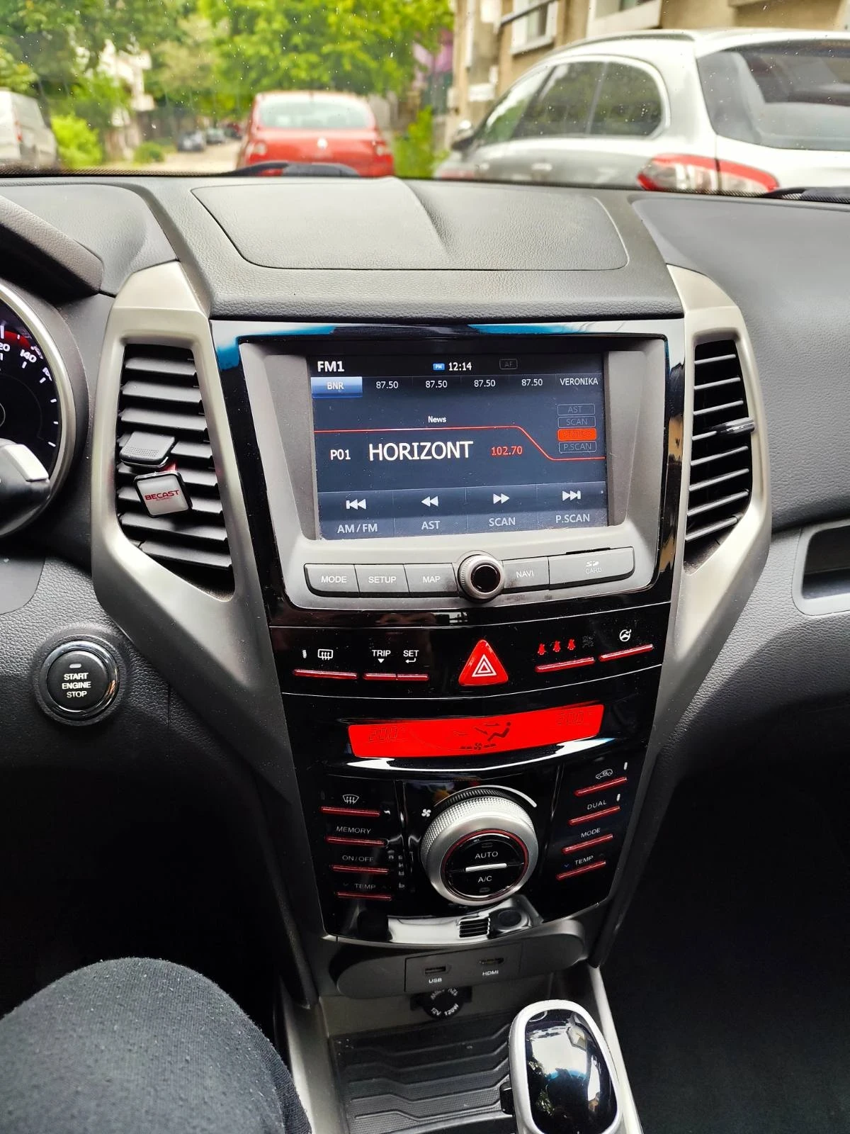 SsangYong Tivoli, снимка 6 - Автомобили и джипове - 54581549